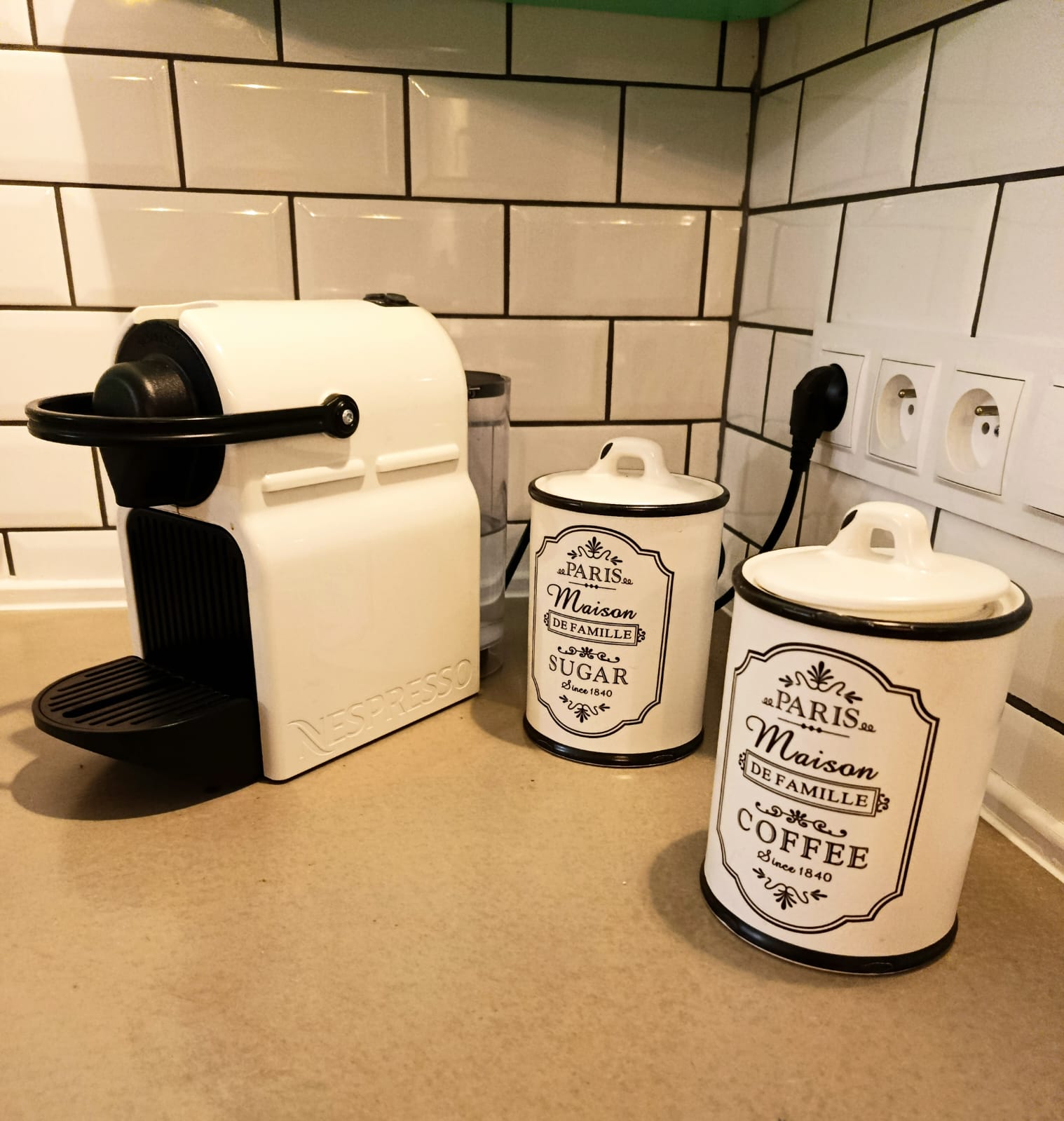 Mint Breeze Apartment kitchen
